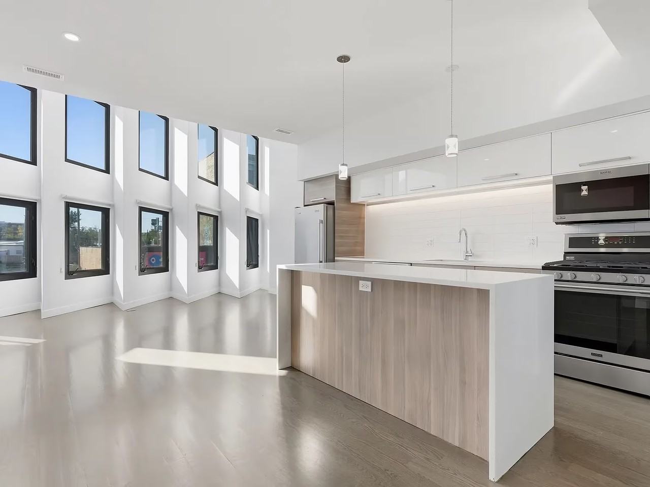 2012 W Grand Ave #2F - Photo 3 of 8