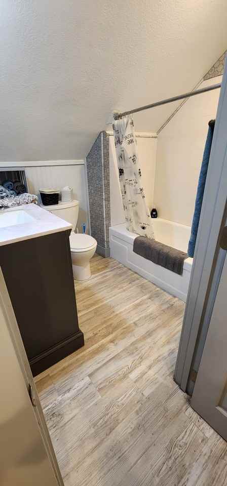 1929 6th St #B - Photo 3 of 21