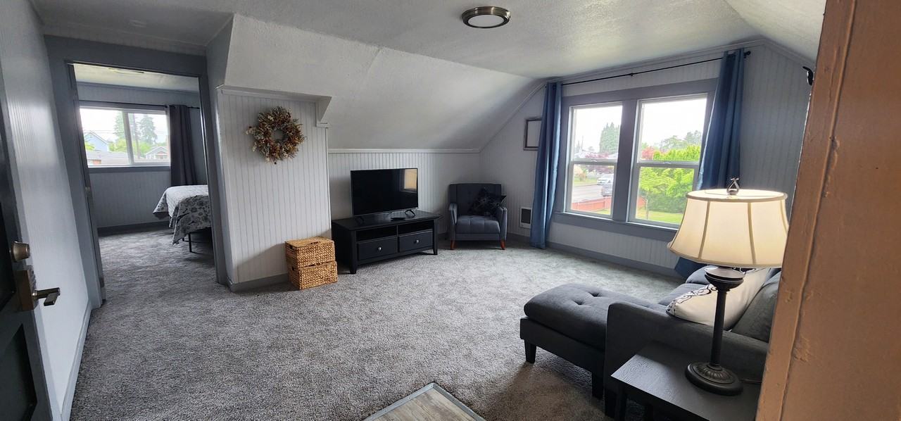 1929 6th St #B - Photo 5 of 21