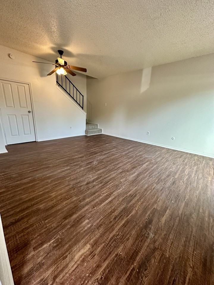 719 N Center St #1 - Photo 4 of 7