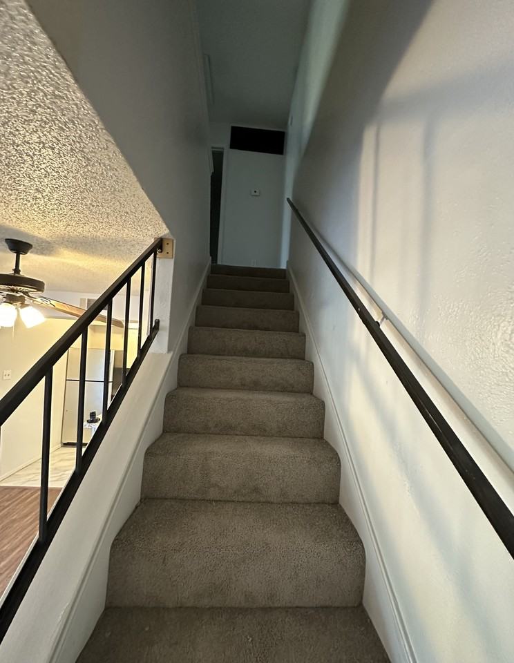 719 N Center St #1 - Photo 5 of 7