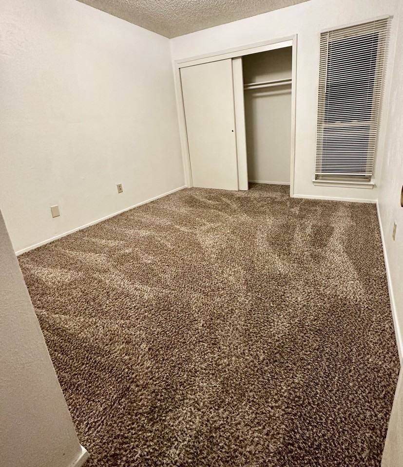 719 N Center St #1 - Photo 6 of 7