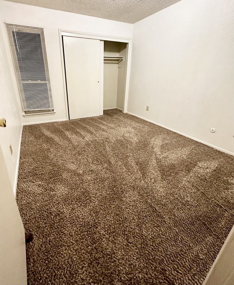 719 N Center St #1 - Photo 7 of 7