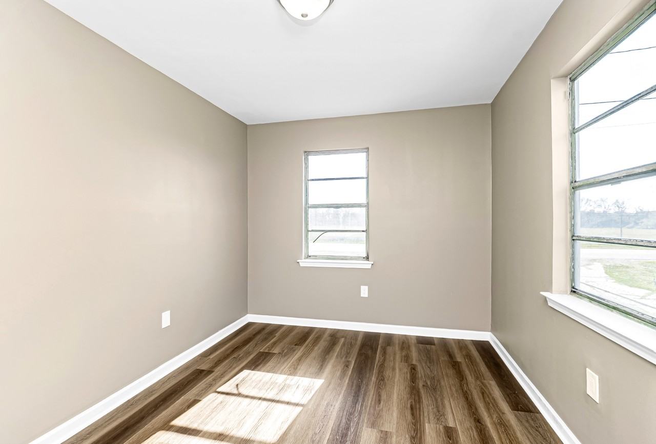 381 Mills Ave #NA - Photo 3 of 6