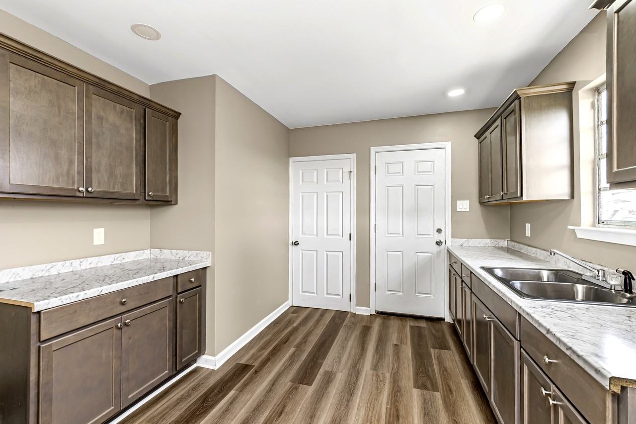 381 Mills Ave #NA - Photo 4 of 6