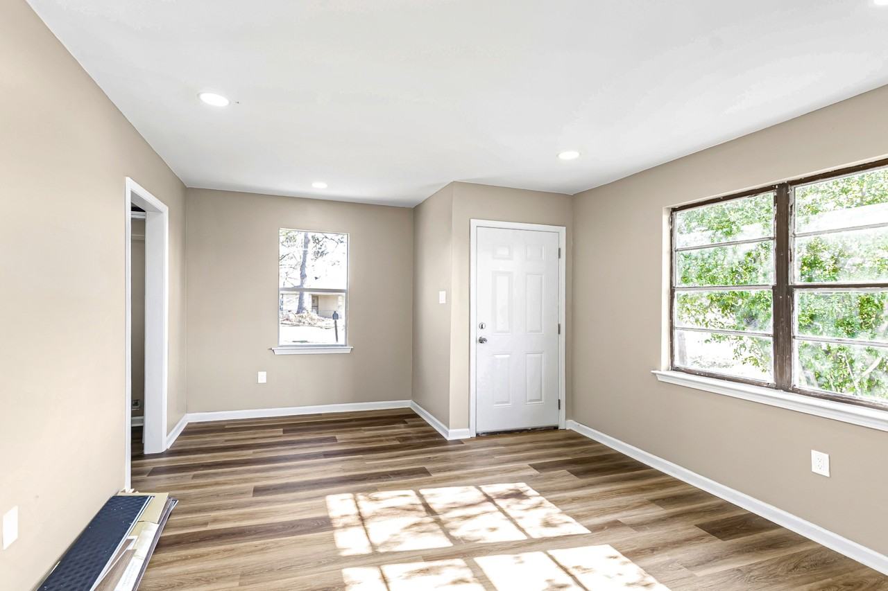 381 Mills Ave #NA - Photo 5 of 6