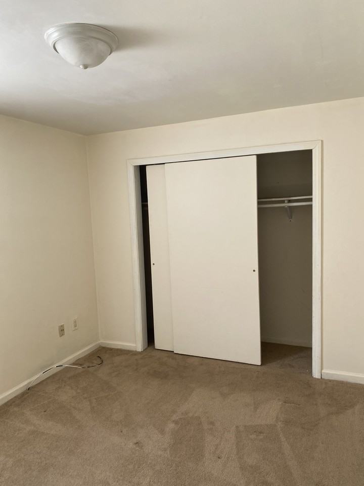 54 Dawson Ave #1stFL - Photo 3 of 8