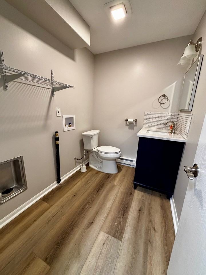 981 Yale Ave #2 - Photo 4 of 11