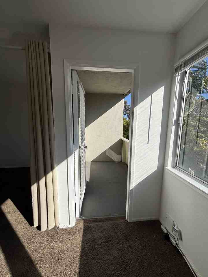 1330 Sacramento St #13 - Photo 3 of 35