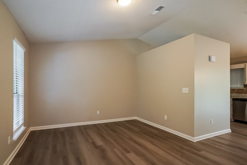 3350 Eastwood Trl - Photo 5 of 18