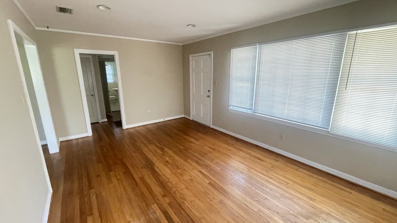 751 Farnell Ln #NA - Photo 3 of 12