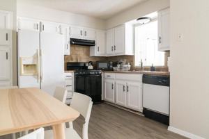 featured image of 1212 Bonnie Brae St #A