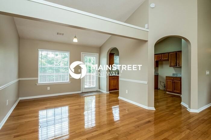 3040 Reynolds Run - Photo 4 of 17