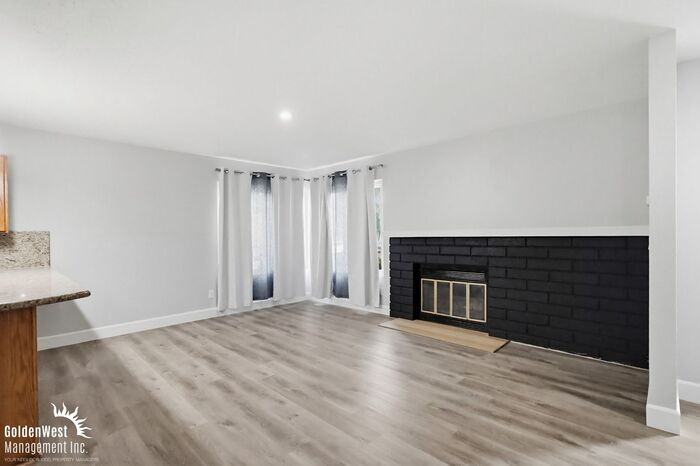 799 Beyer Way - Photo 5 of 20