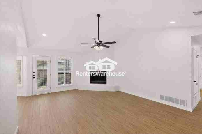 3316 Brooke St - Photo 7 of 39