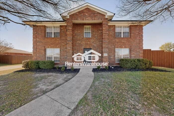 1800 Summer Glen Ct - Photo 5 of 47