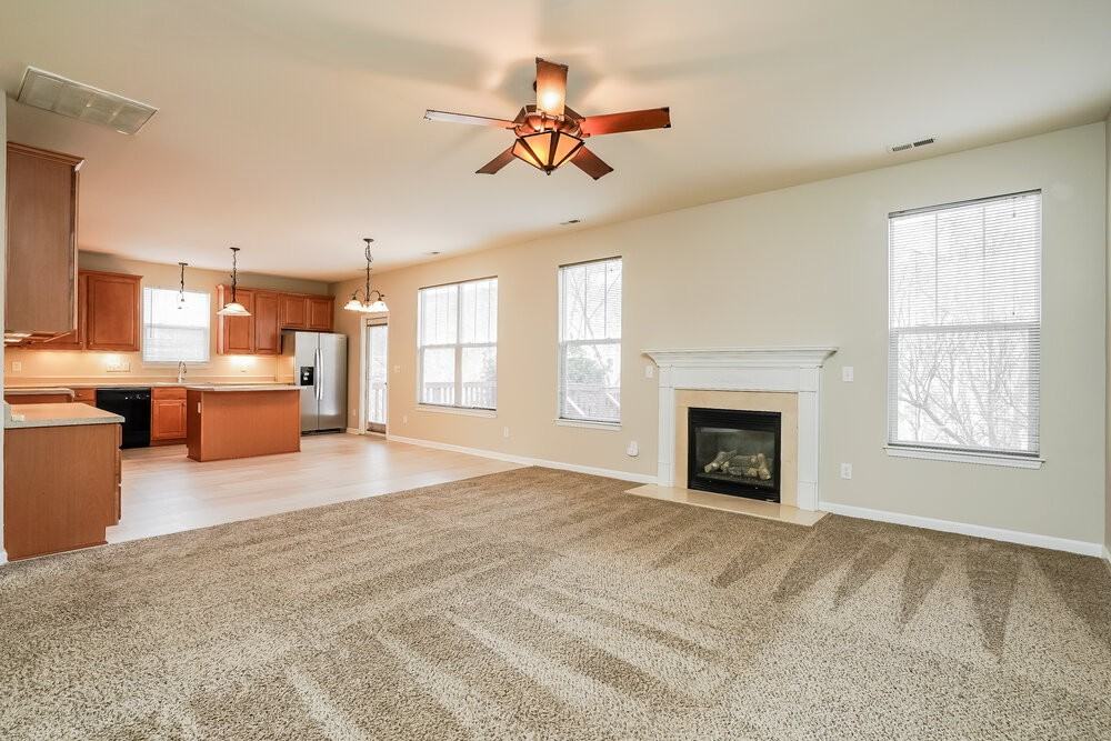 360 Stobhill Ln - Photo 4 of 17