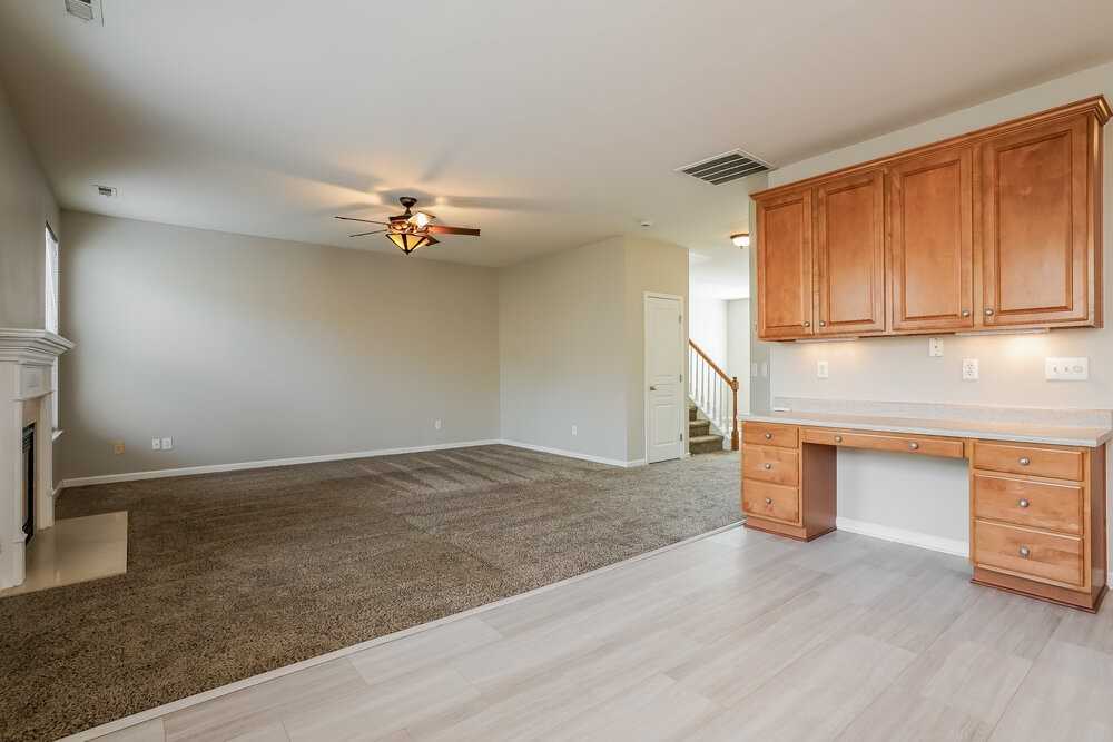 360 Stobhill Ln - Photo 7 of 17