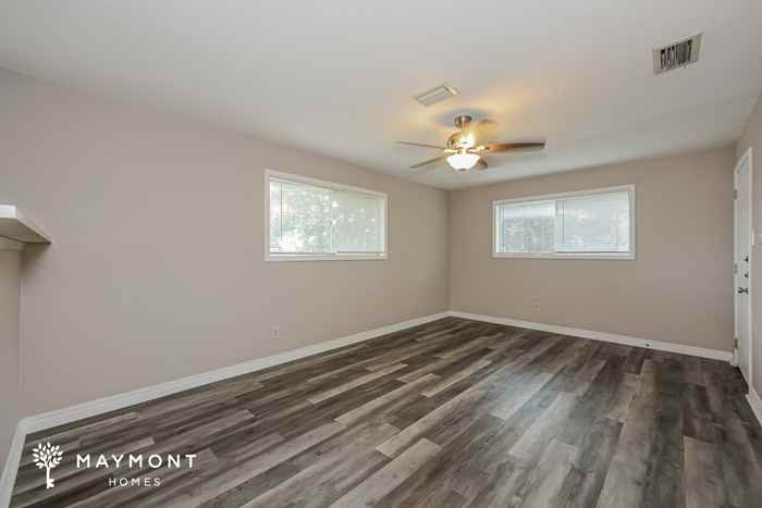 2401 Catalo Ln - Photo 3 of 11