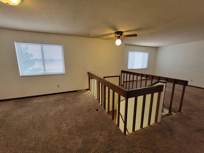 2910 14th Avenue Ct - Photo 2 of 18