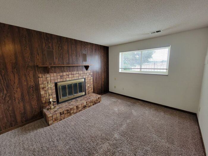 2910 14th Avenue Ct - Photo 7 of 18