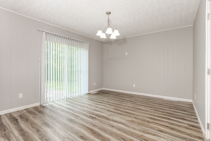 803 Crowden Dr - Photo 4 of 11