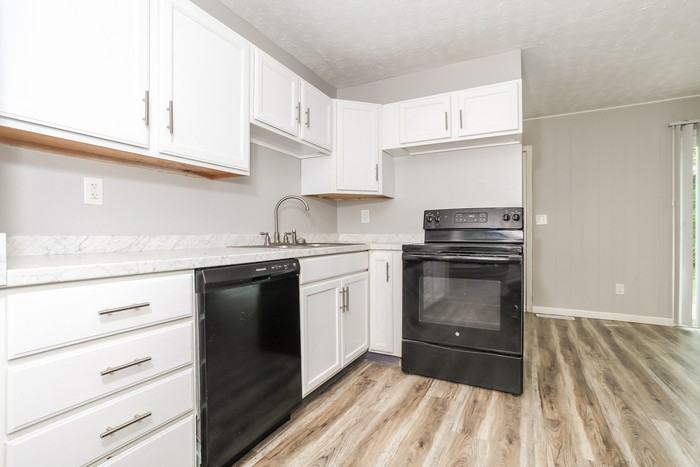 803 Crowden Dr - Photo 5 of 11