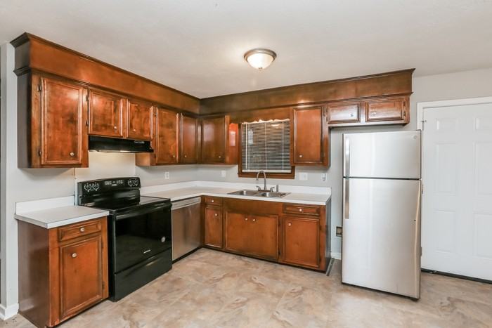 2028 Gloria Dr - Photo 5 of 22