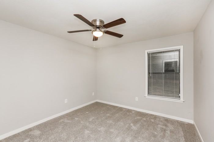 2028 Gloria Dr - Photo 6 of 22