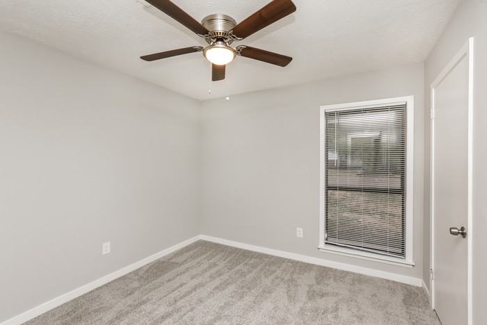 2028 Gloria Dr - Photo 7 of 22