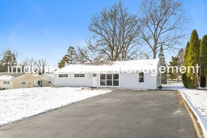 9884 Oakwood Dr - Photo 4 of 21