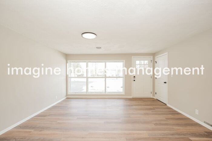 9884 Oakwood Dr - Photo 6 of 21