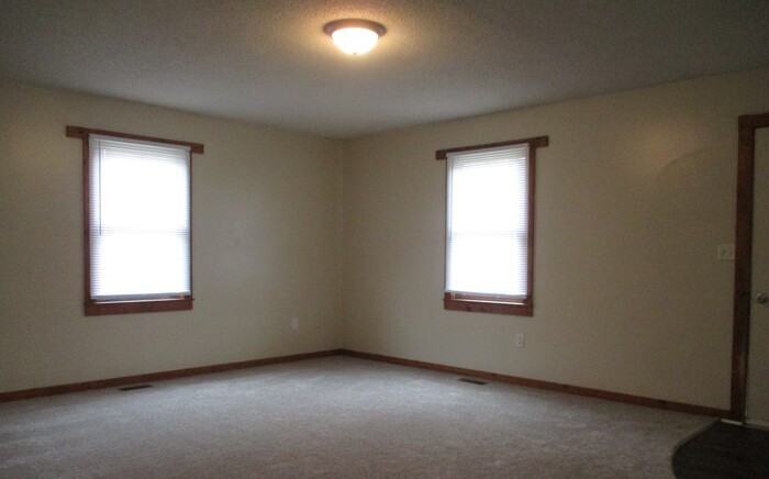 138 Chestnut Dr Sw - Photo 2 of 11