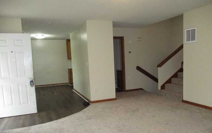 138 Chestnut Dr Sw - Photo 4 of 11