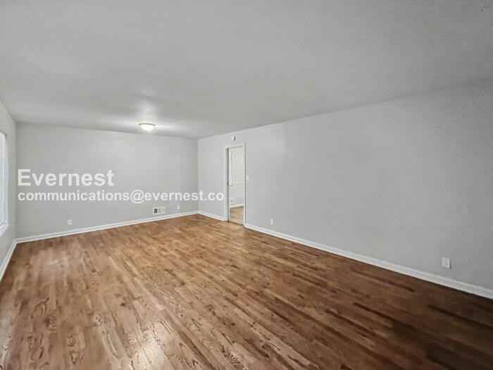 1824 Maplecrest Ln - Photo 7 of 21