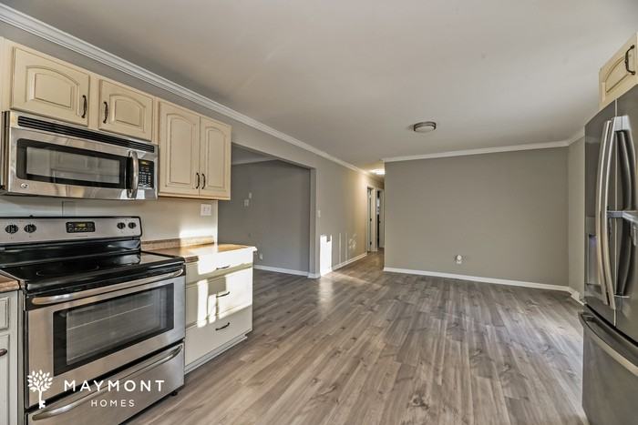 106 Adams Ave - Photo 7 of 11