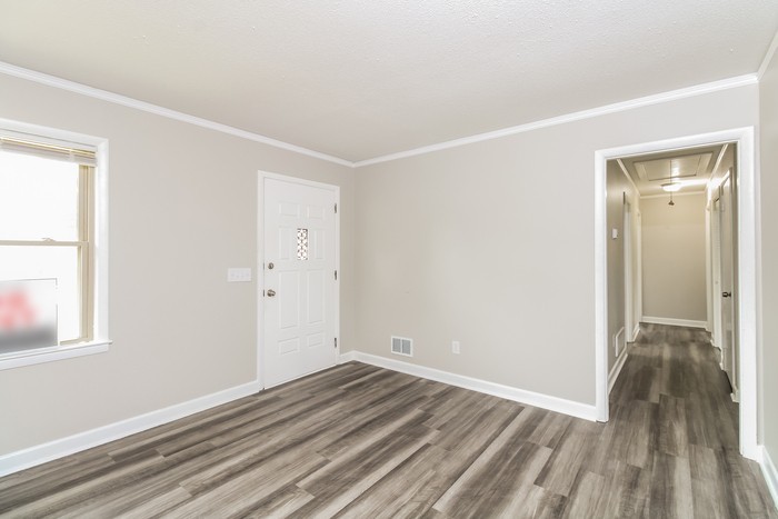 3100 Buckeye Dr - Photo 3 of 11