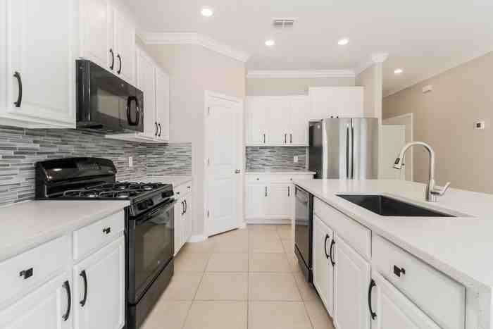 8982 Pleasant Woods Dr - Photo 7 of 19