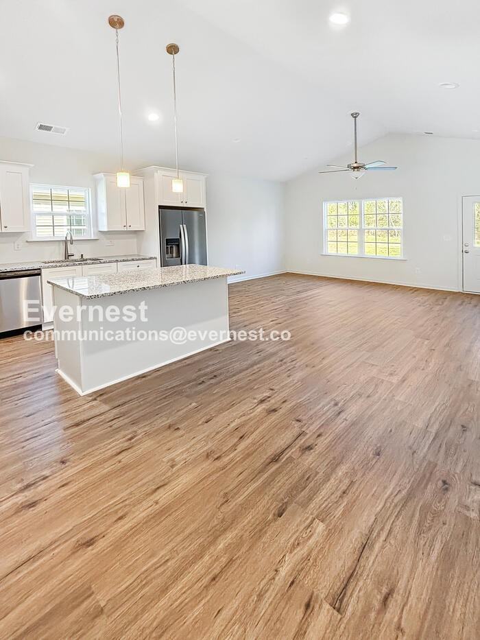 10820 Mount Holly Rd - Photo 2 of 16