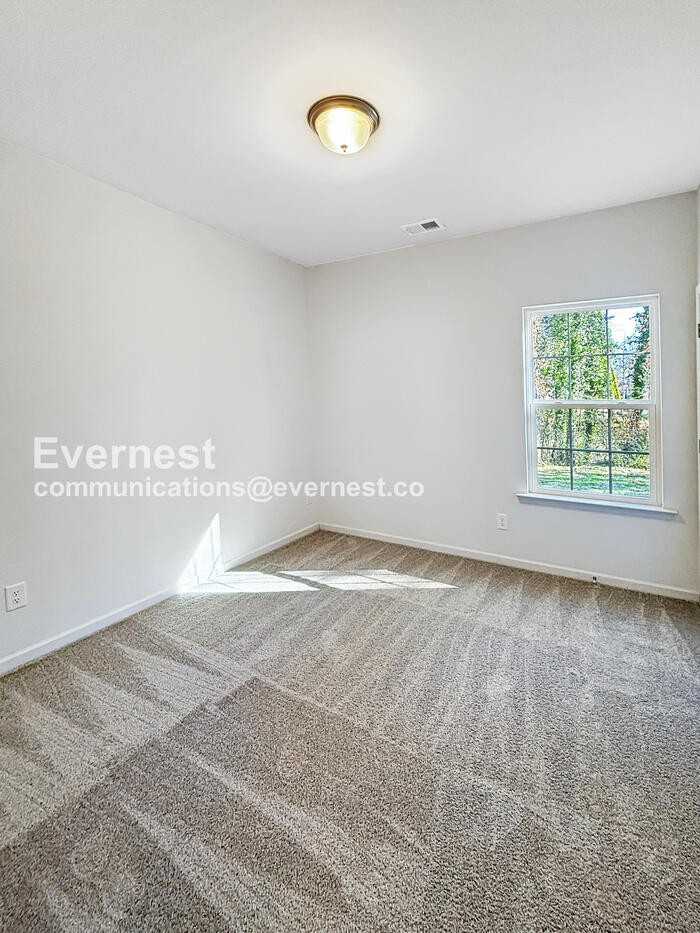 10820 Mount Holly Rd - Photo 6 of 16