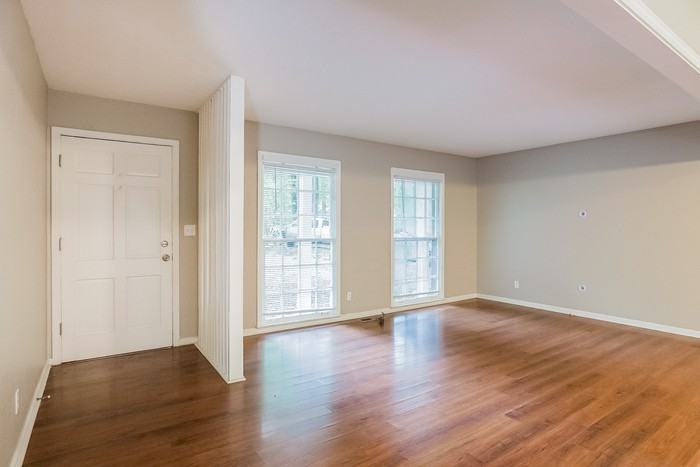 4220 Hillswood Ln - Photo 3 of 10