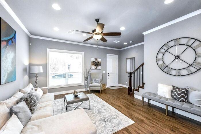 517 E B St #E - Photo 2 of 18