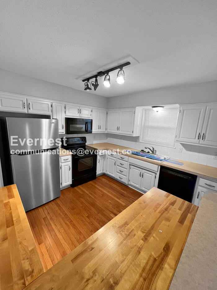 13033 S Cardiff St - Photo 2 of 24