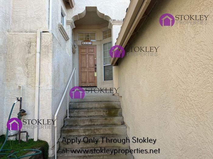 2133 Bluerock Cir - Photo 3 of 28