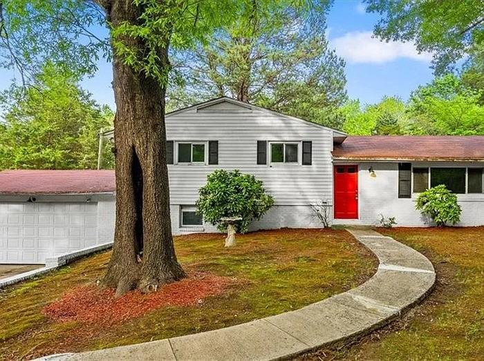 2841 White Meadow Ln - Photo 2 of 29