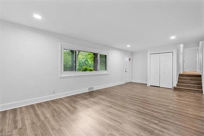 2841 White Meadow Ln - Photo 4 of 29