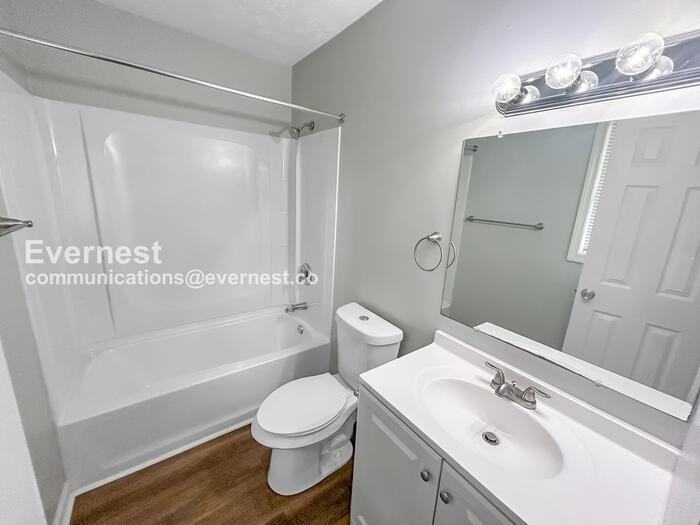 526 Chestnut Ln - Photo 5 of 14