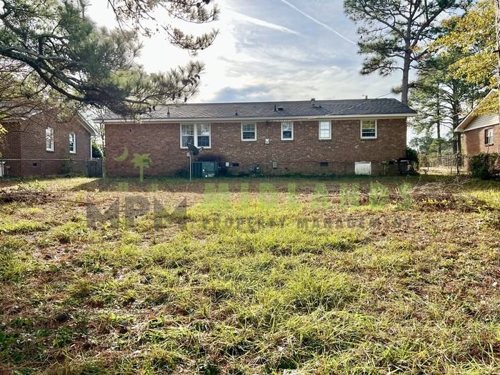 1217 Faraway Dr - Photo 5 of 41