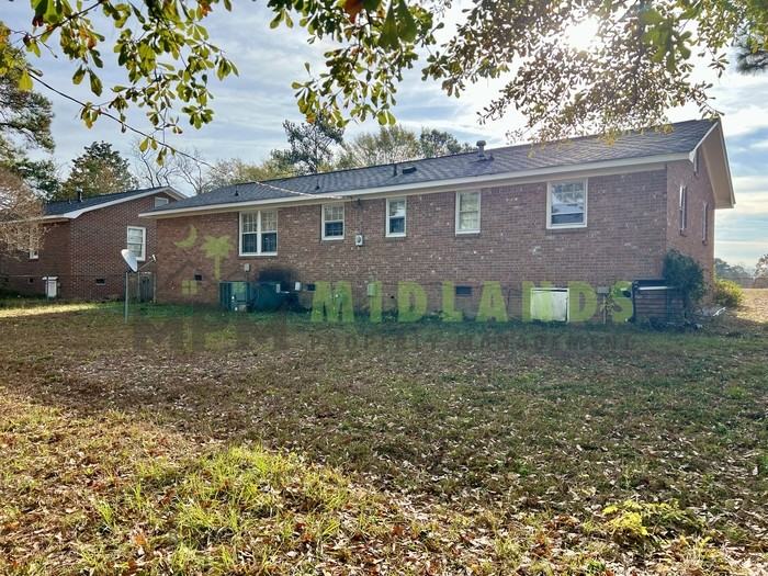 1217 Faraway Dr - Photo 7 of 41