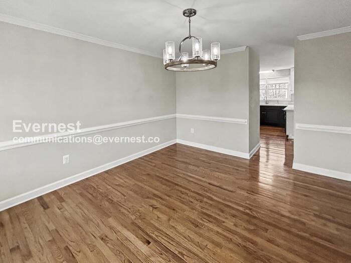 10401 Bristol Ct - Photo 7 of 40